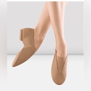 Bloch leather Jazz/dance shoes. Size 6 1/2.